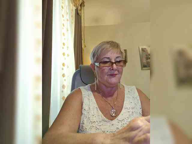 KarinkaSweet webcam