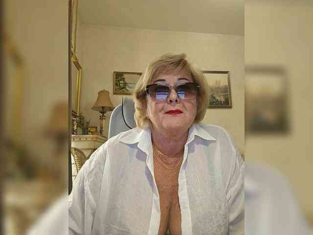 KarinkaSweet webcam