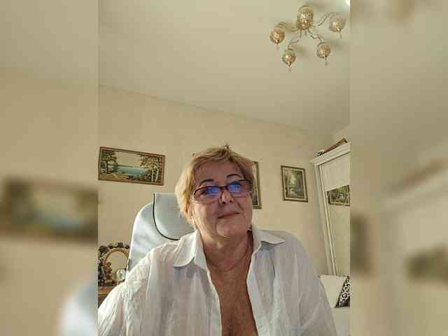 KarinkaSweet webcam