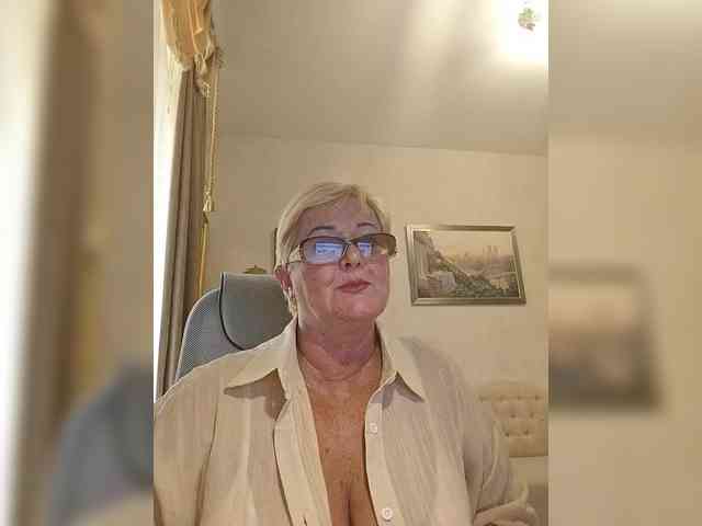 KarinkaSweet webcam