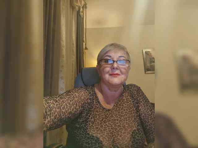 KarinkaSweet webcam