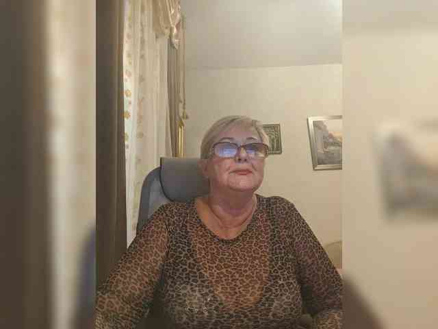 KarinkaSweet webcam