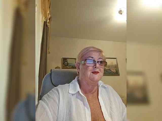 KarinkaSweet webcam