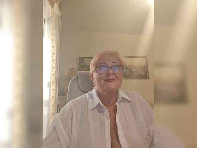 KarinkaSweet webcam