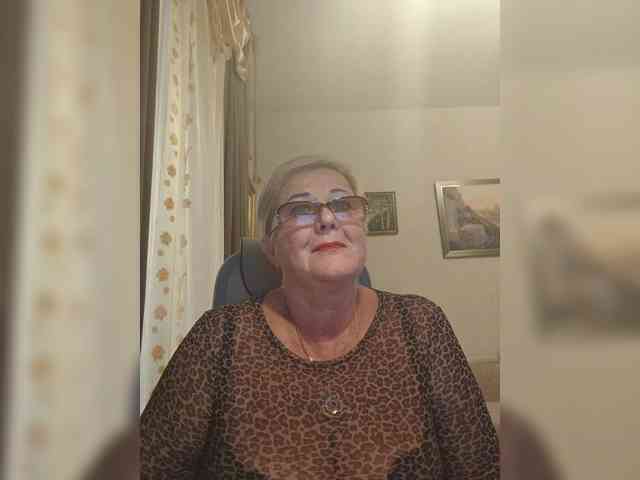 KarinkaSweet webcam