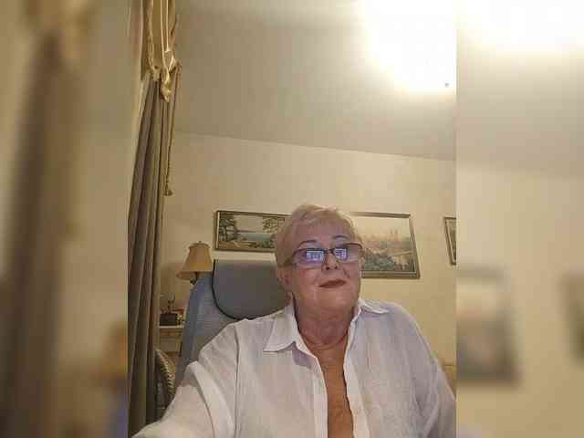 KarinkaSweet webcam