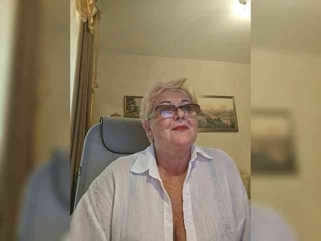 KarinkaSweet webcam