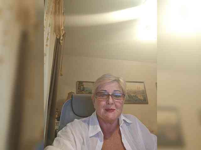 KarinkaSweet webcam