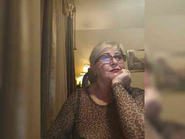 KarinkaSweet webcam