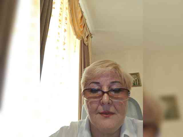 KarinkaSweet webcam