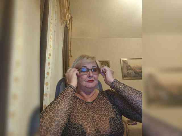 KarinkaSweet webcam