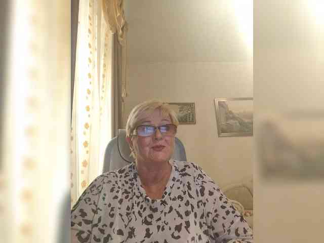 KarinkaSweet webcam
