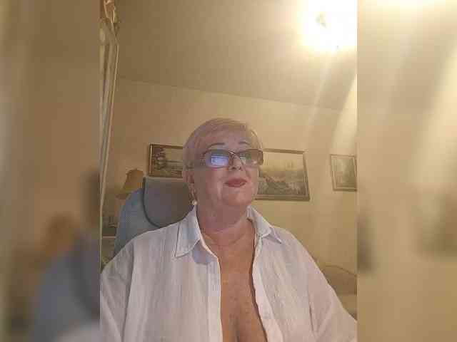 KarinkaSweet webcam