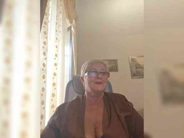 KarinkaSweet webcam