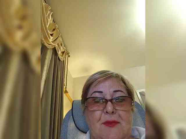 KarinkaSweet webcam