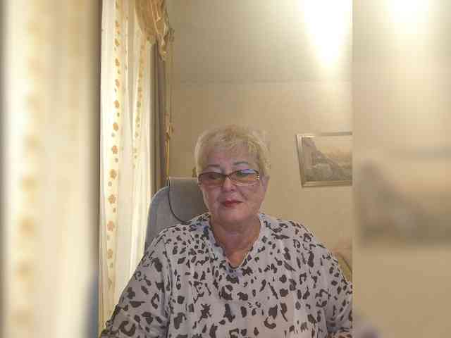 KarinkaSweet webcam