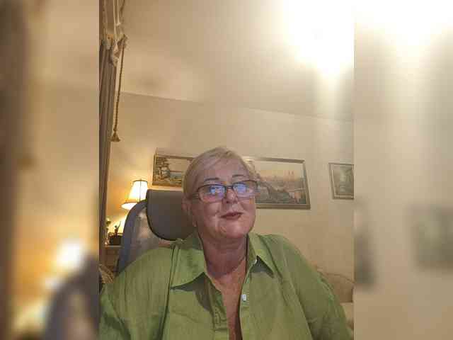 KarinkaSweet webcam