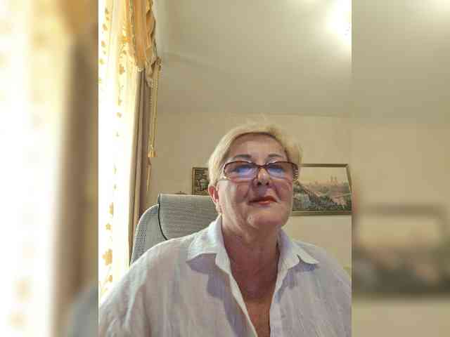 KarinkaSweet webcam