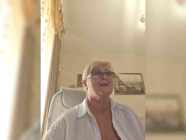 KarinkaSweet webcam
