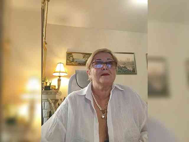 KarinkaSweet webcam