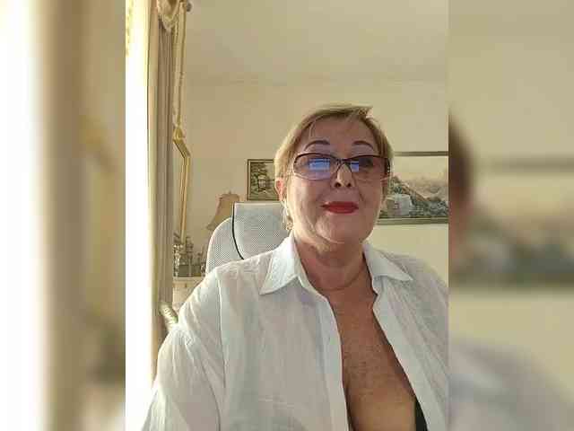 KarinkaSweet webcam
