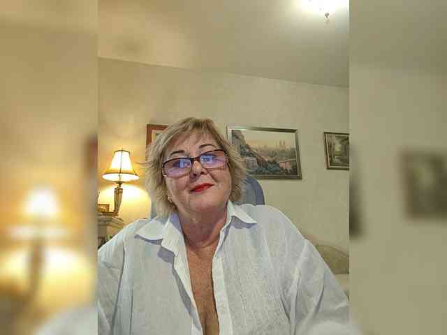 KarinkaSweet webcam