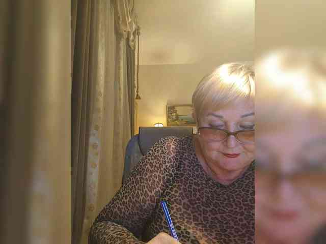 KarinkaSweet webcam