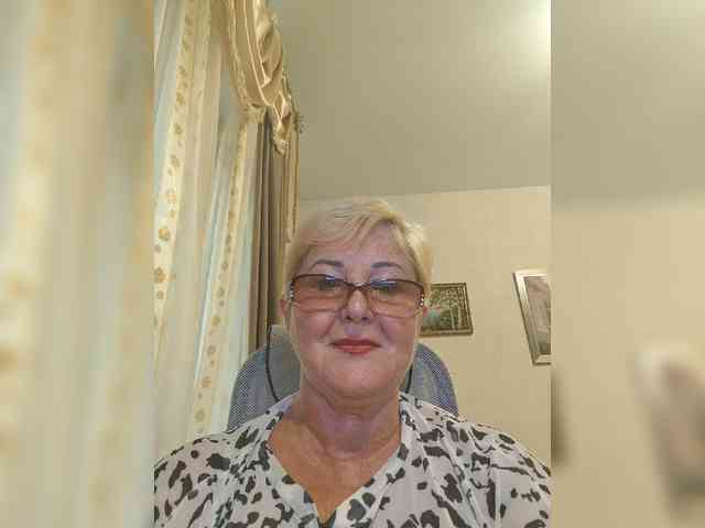 KarinkaSweet webcam