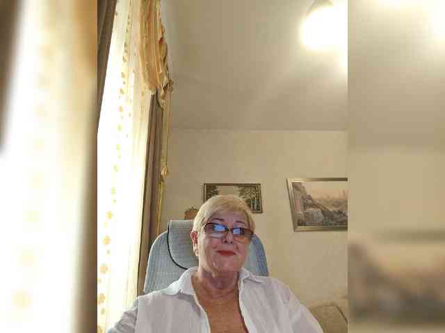 KarinkaSweet webcam