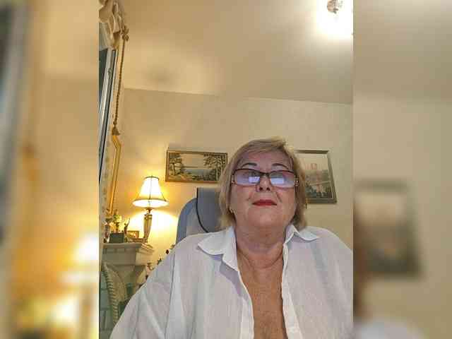KarinkaSweet webcam