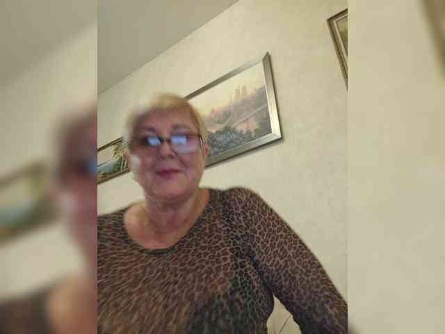 KarinkaSweet webcam