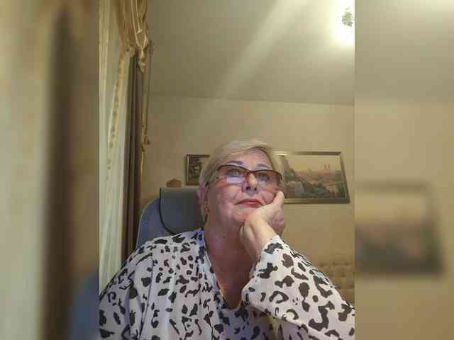 KarinkaSweet webcam