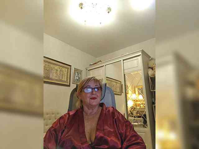 KarinkaSweet webcam