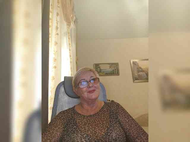 KarinkaSweet webcam