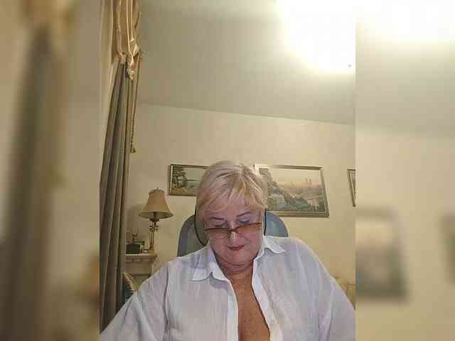 KarinkaSweet webcam
