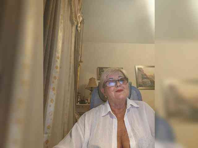 KarinkaSweet webcam
