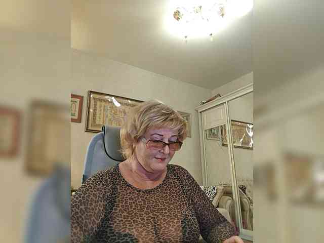 KarinkaSweet webcam