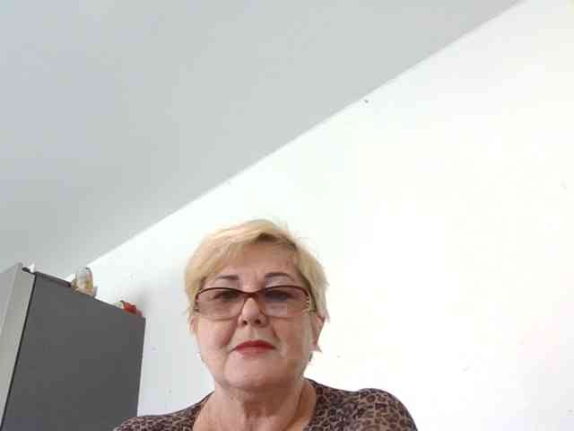 KarinkaSweet webcam