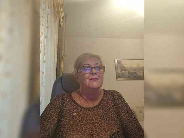 KarinkaSweet webcam