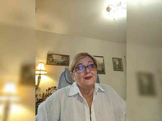 KarinkaSweet webcam