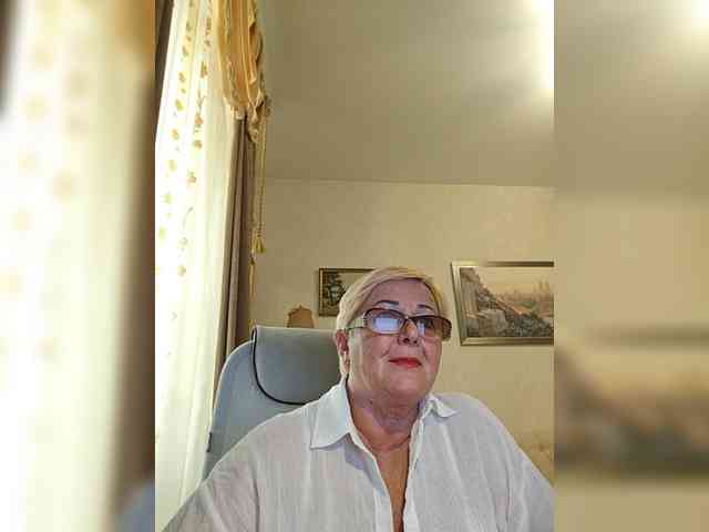KarinkaSweet webcam