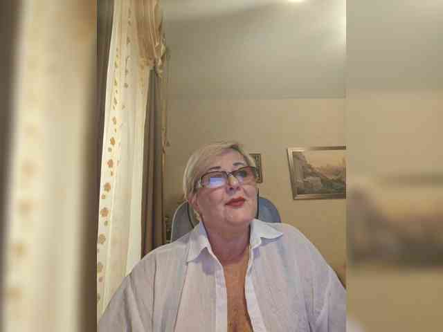 KarinkaSweet webcam