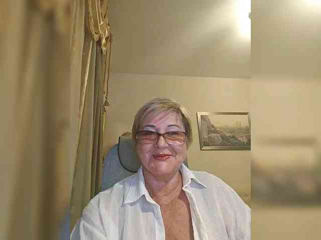 KarinkaSweet webcam