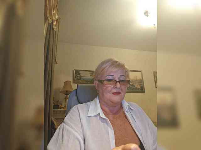 KarinkaSweet webcam