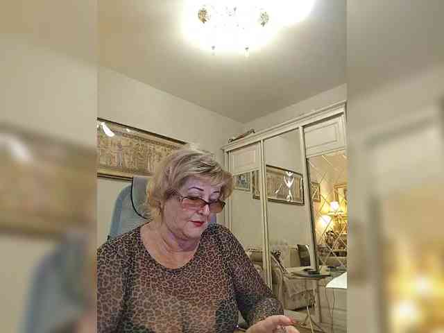KarinkaSweet webcam