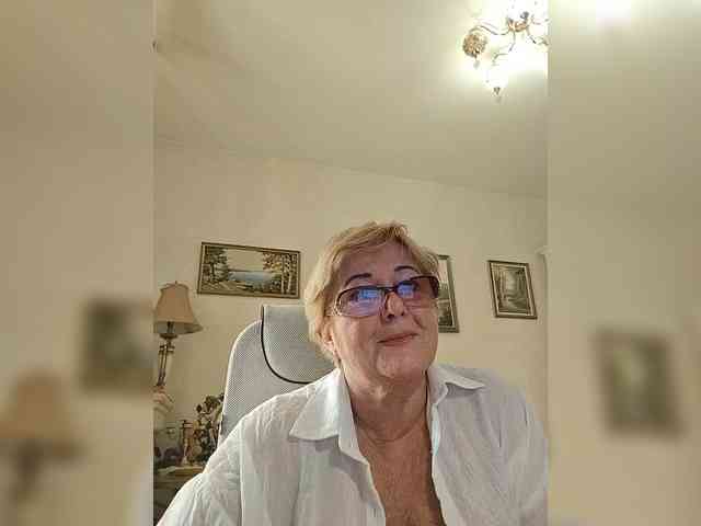 KarinkaSweet webcam