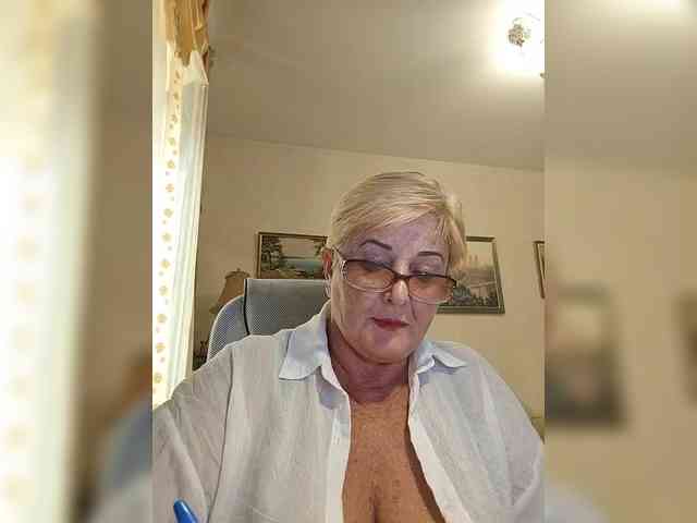 KarinkaSweet webcam