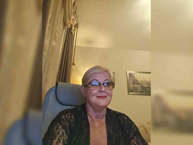 KarinkaSweet webcam