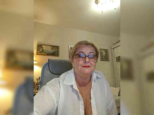 KarinkaSweet webcam