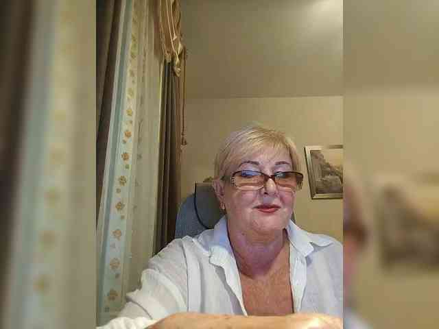 KarinkaSweet webcam